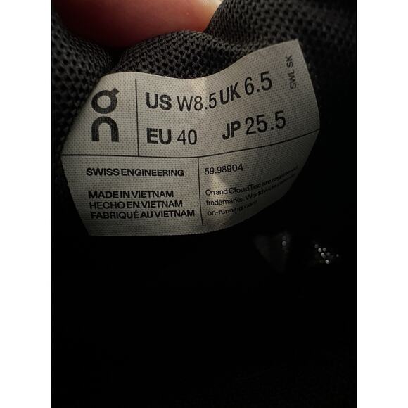 On Cloud ONCLOUD Cloud 5 Black White Running Shoes Sz 8.5 Women's EUC RARE - Picture 14 of 15